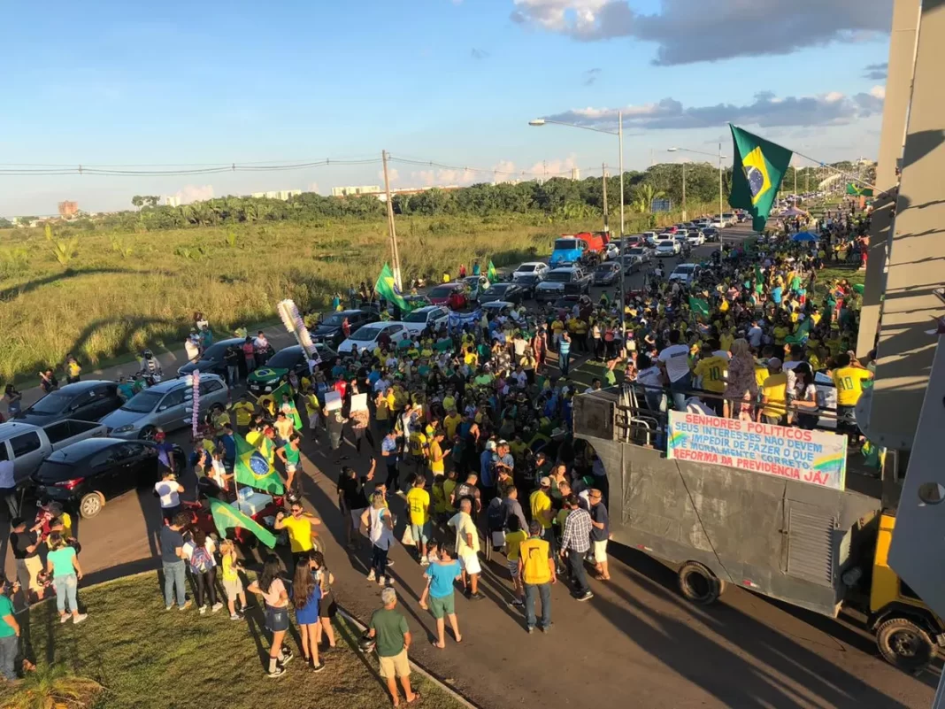 Manifestantes realizam atos em apoio ao governo Bolsonaro em Rondônia