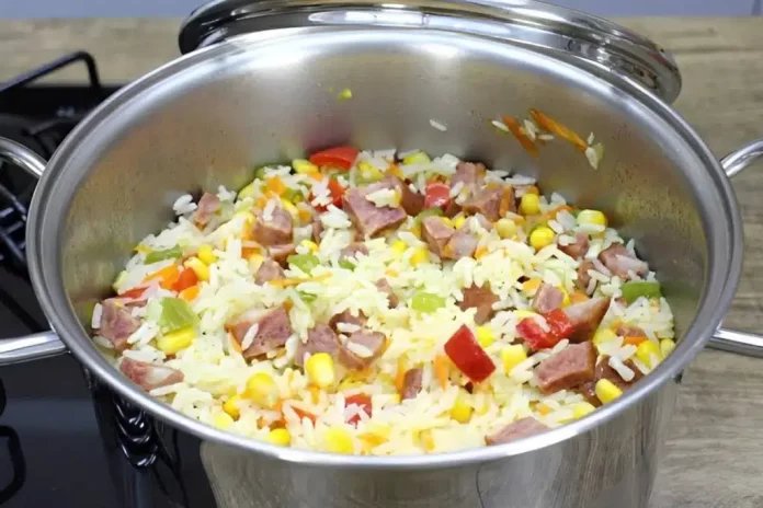 Arroz temperado para iniciantes na cozinha