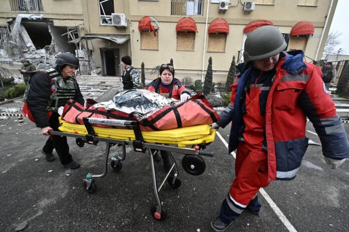 Bombardeio russo mata três civis na cidade ucraniana de Kherson