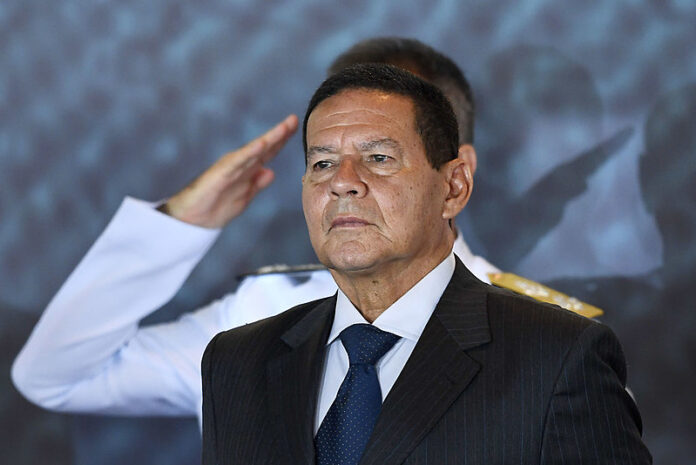 Mourão gasta R$ 3,8 milhões com cartão corporativo