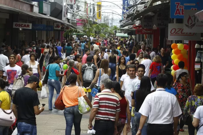 vendas no comércio varejista caíram 1%