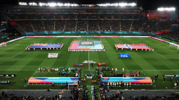 Público no Eden Park, em Auckland, bateu o recorde do futebol na Nova Zelândia (Buda Mendes/Getty Images)